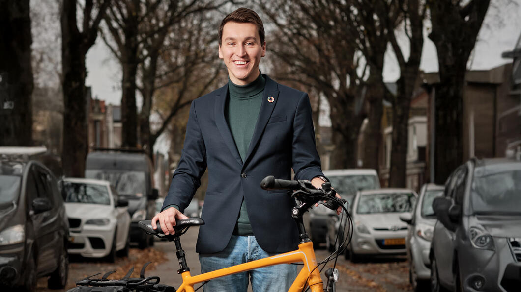 Roy met fiets kanaalpark