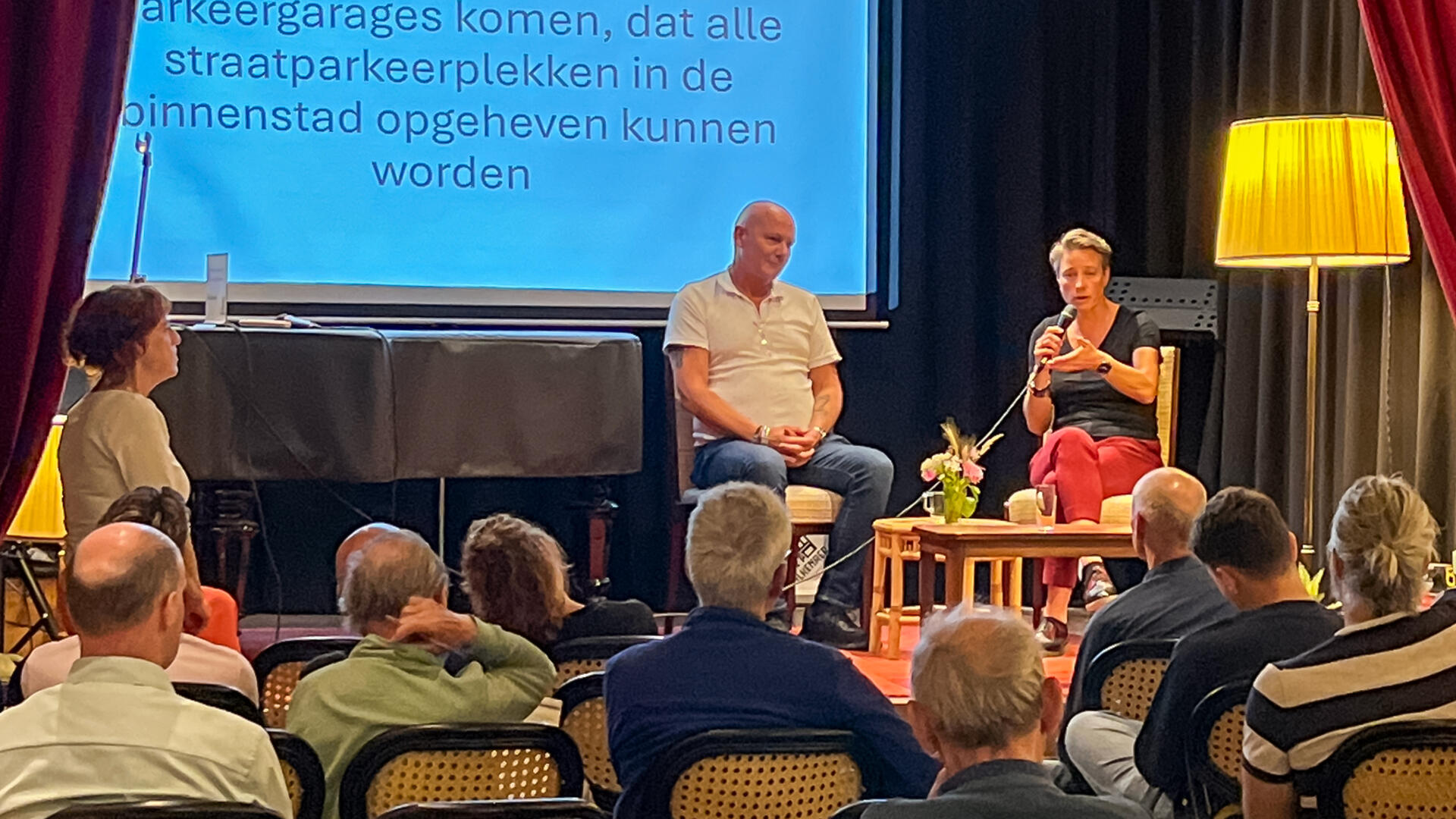 Politiek café parkeren in Alkmaar