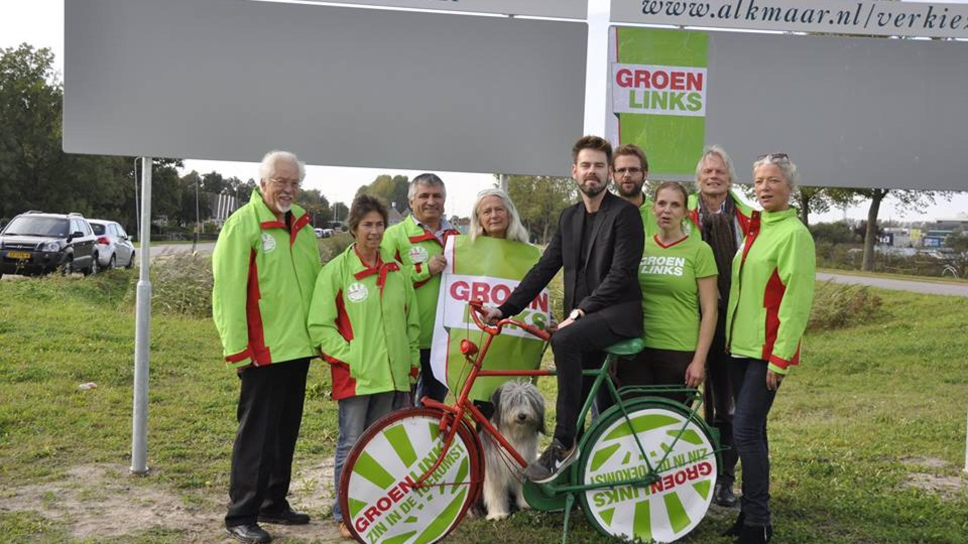 Alkmaar campagne 2014 groepsfoto verkiezingsbord.jpg